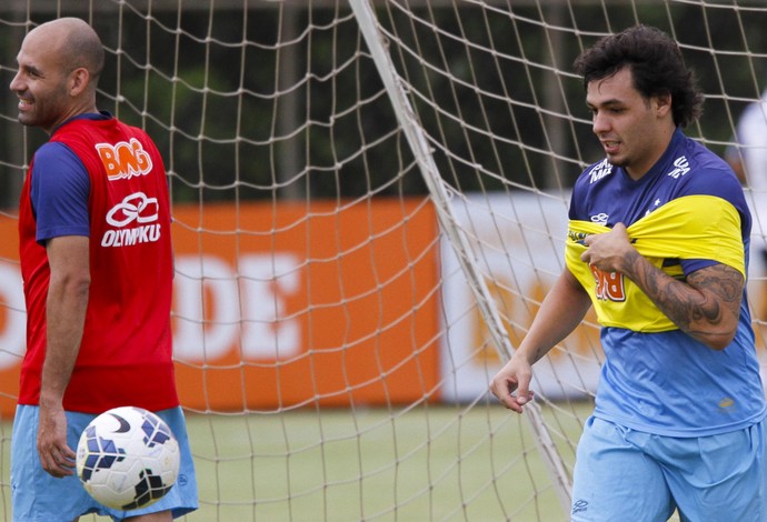 Ricardo Goulart e Willian participam de último treino antes jogo contra Santos