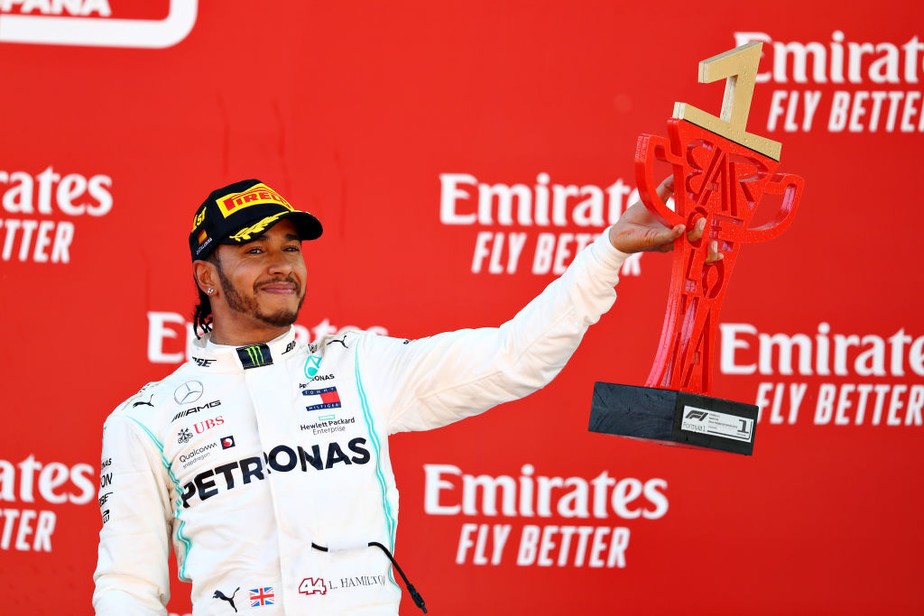 Hamilton supera Bottas na largada em Barcelona e lidera 5Âª dobradinha seguida da Mercedes
