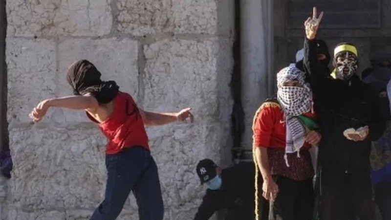 Conflito ocorreu no complexo da mesquita al-Aqsa (Foto: Reuters via BBC News Brasil)