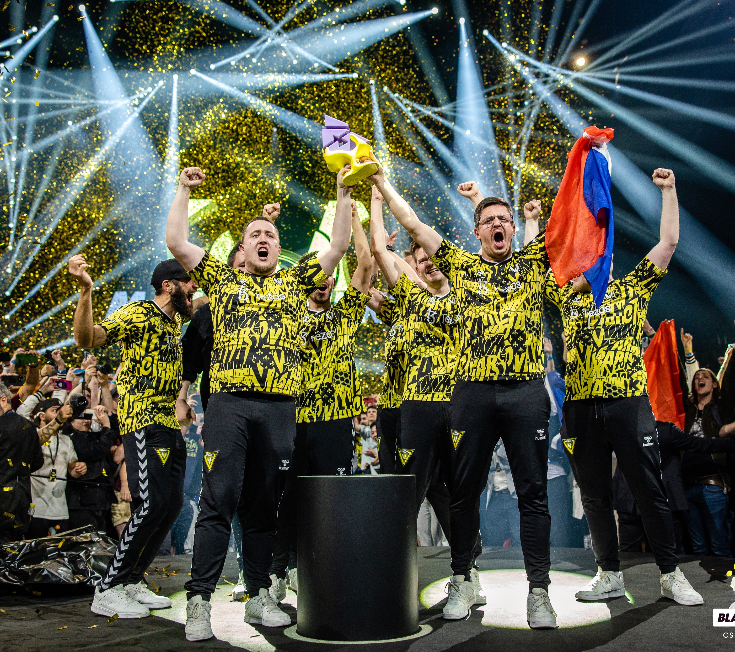 With Magisk, Team Vitality lifted their all-time biggest trophy: the CS:GO Major in Paris (credits: Blast.tv)