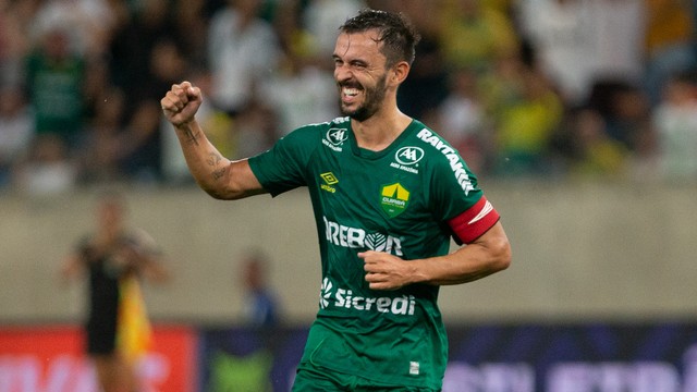 Uendel comemora em Cuiabá x Corinthians