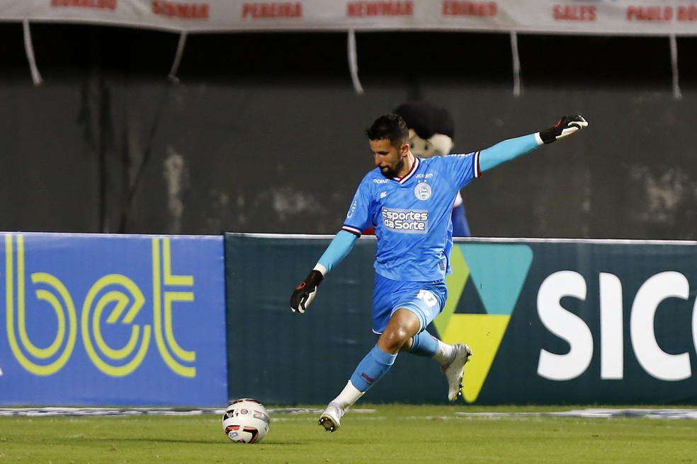Goleiro Marcos Felipe em ação pelo Bahia — Foto: Felipe Oliveira / EC Bahia