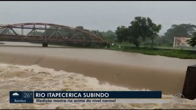Rio Itapecerica volta a subir e nvel continua acima do normal em Divinpolis