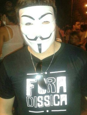Cartazes de 'Fora Dissica' marcam presença nos protestos em Manaus ...