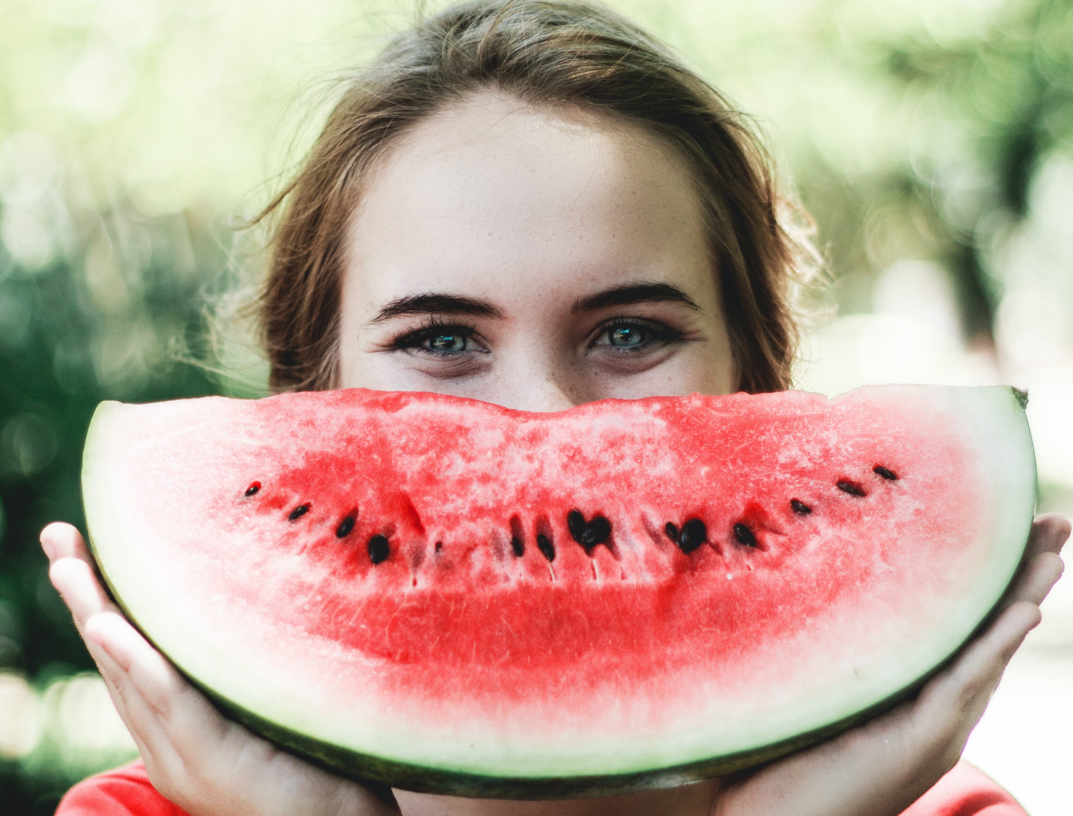 Estudo da Universidade Edith Cowan encontrou relação entre a ingestão de frutas e vegetais e a diminuição dos níveis de estresse (Foto: Caju Gomes / Unsplash)