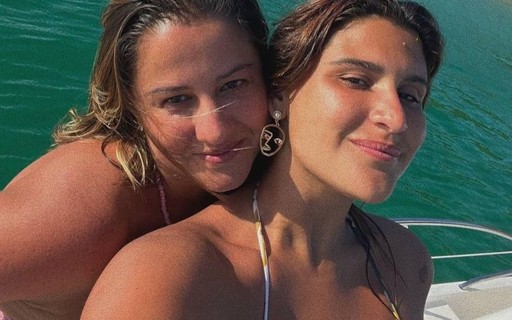 Giulia Costa fala sobre similaridades com a irmã: "A gente divide o mau-humor quando está com fome" 