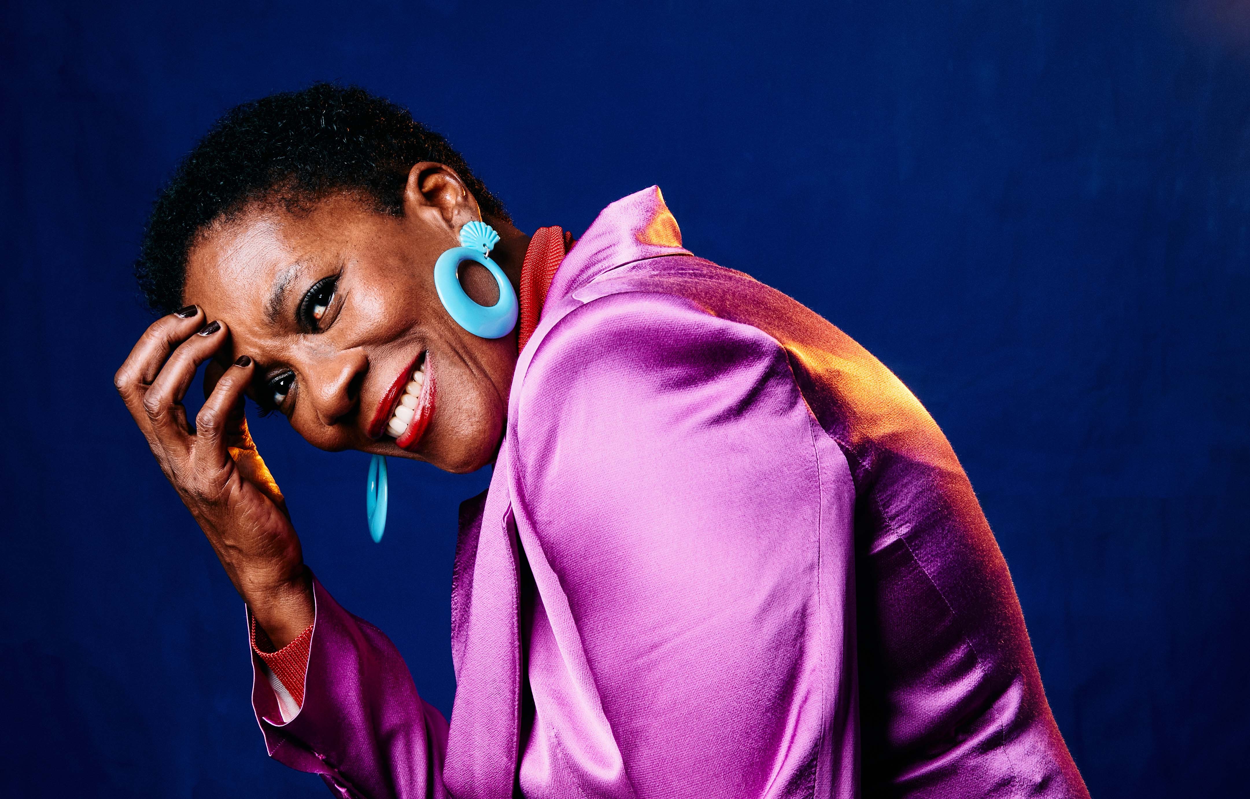 Leila Maria descortina admirável mundo novo / antigo ao dar voz à obra de Djavan no álbum 'Ubuntu'