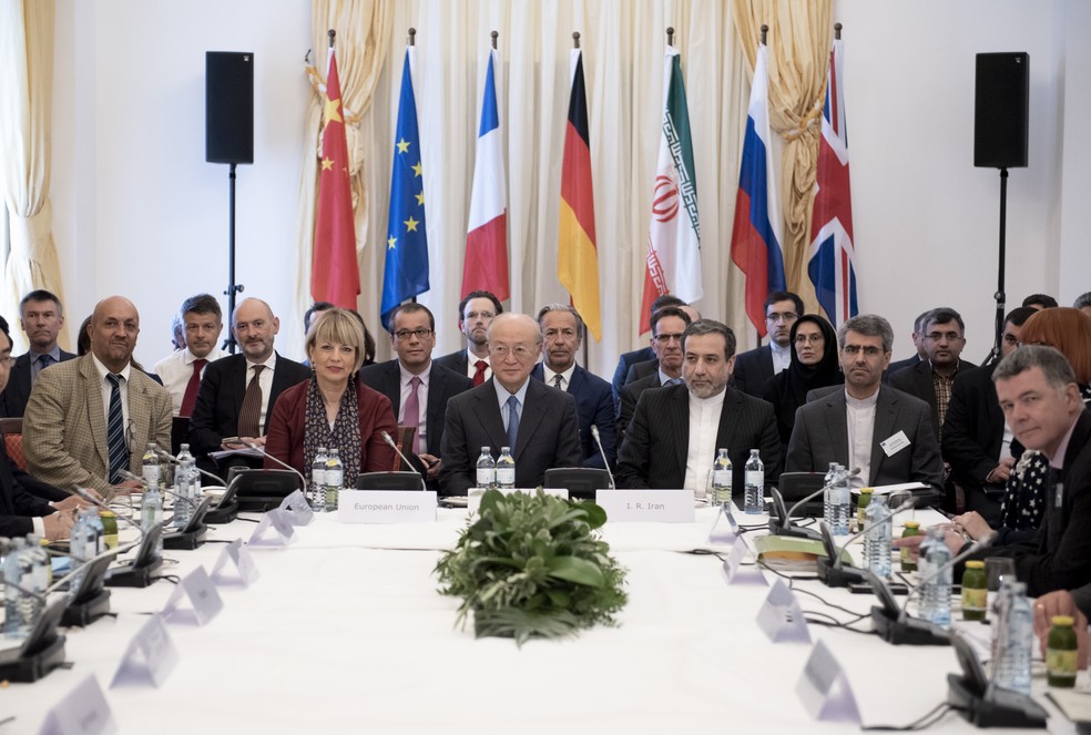 Imagem de arquivo mostra encontro de representantes de paÃ­ses signatÃ¡rios de acordo nuclear com IrÃ£ em Viena â€” Foto: JOE KLAMAR / AFP