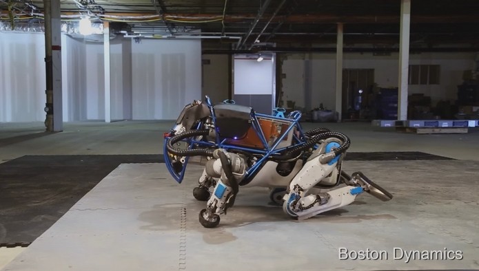 Atlas, robô que consegue levantar sozinho e lidar com o inesperado (Foto: Divulgação/Boston Dynamics)