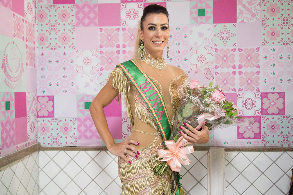 Patrícia Souza, primeira musa trans da Mangueira após sua apresentação oficial na escola — Foto:  Divulgação/ Gláucio Burle