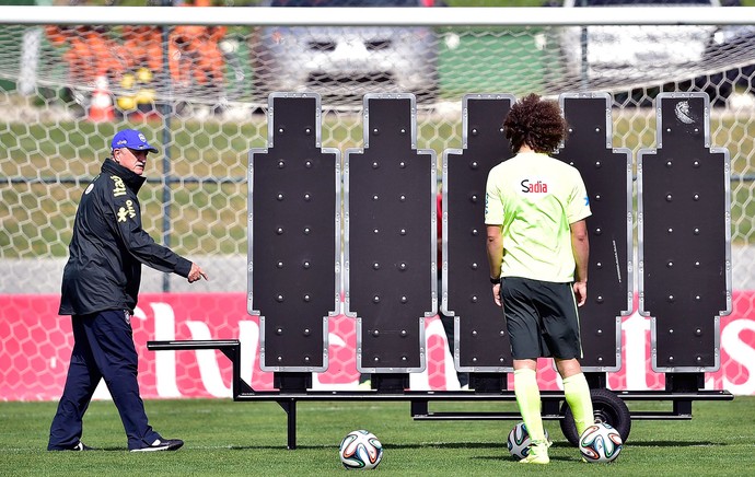 [COPA 2014] Seleção tem aproveitamento ruim em treino de cobranças de falta
