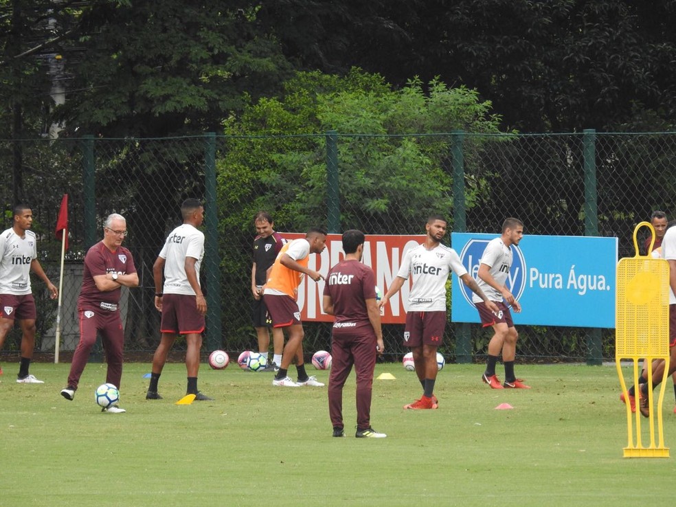 Dorival comanda treino do São Paulo com mudança no time (Foto: Marcelo Hazan)