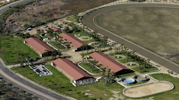 Conhecida como Rancho Paseana, a fazenda foi adquirida por Gates em 2014 (Foto: Reprodução / Realtor.com)