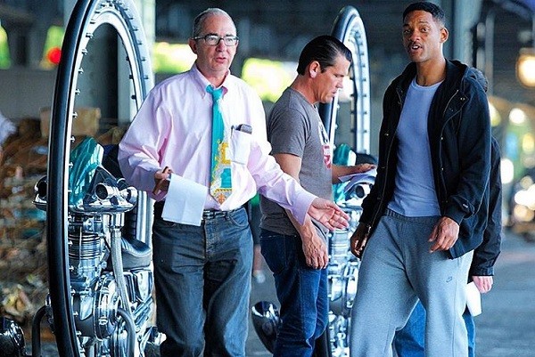 O cineasta Barry Sonnenfeld e o ator Will Smith nos bastidores da gravação de Homens de Preto 3, de 2012 (Foto: Instagram)