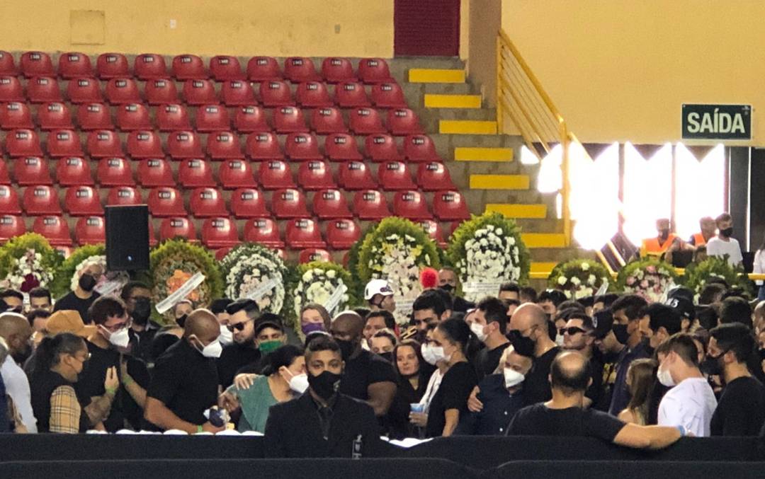 Maiara e Maraísa se despedem de Marília Mendonça,