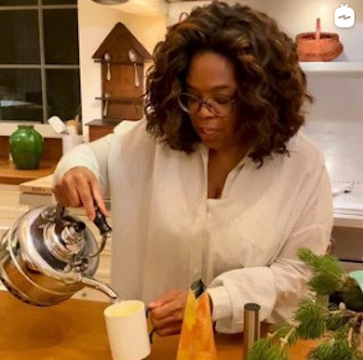 Oprah Winfrey ganha cesta de produtos veganos de Meghan Markle (Foto: Reprodução/Instagram)