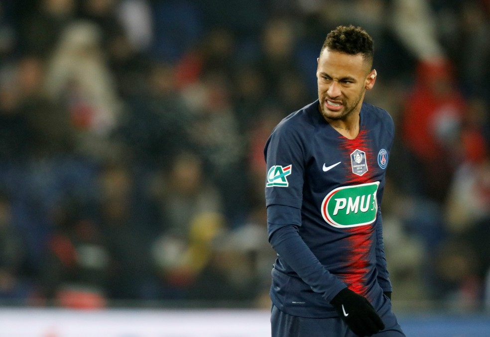Neymar em ação na vitória do PSG sobre o Strasbourg — Foto: Reuters