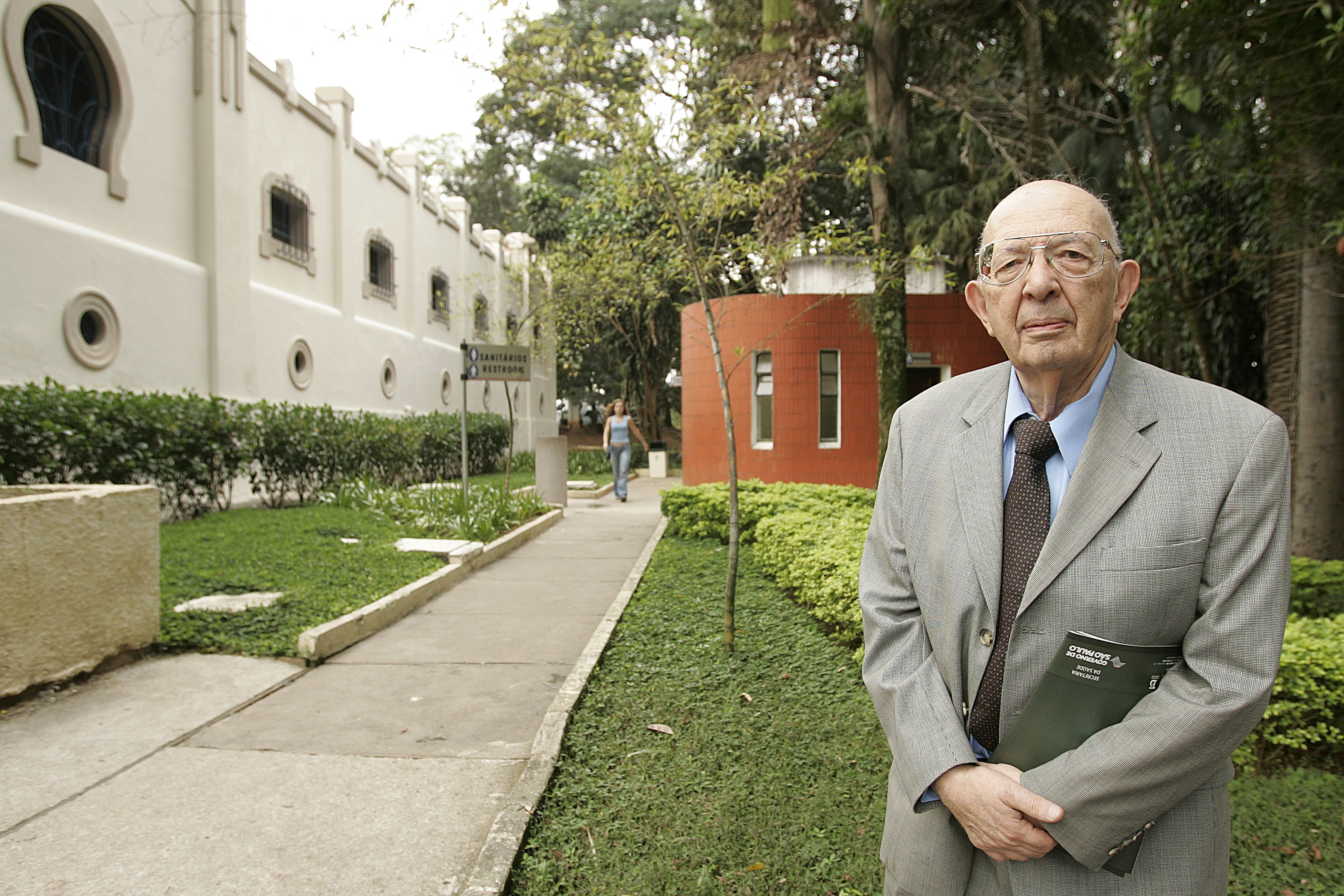 IsaÃ­as Raw, mÃ©dico, pesquisador e ex-diretor do Instituto Butantan, morre em SP aos 95 anos 