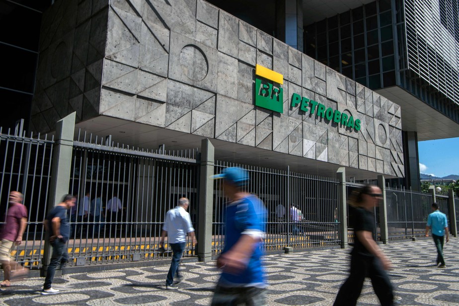 Diretores da Petros, de fundos de pensão de trabalhadores da Petrobras, podem ficar sem pagamento de bônus de R$ 9,3 milhões