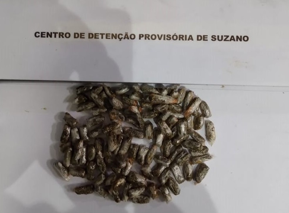 Ao todo, agentes encontraram 101 pacotes de maconha no alimento. — Foto: SAP/Divulgação