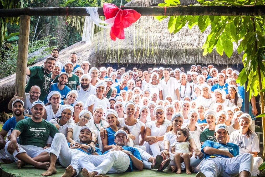 Adeptos do Templo de Umbanda Liberdade Tupinambá, em Paraty, no Rio de Janeiro: 80% brancos — Foto: Arquivo pessoal/Divulgação
