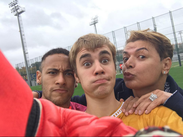 Neymar, Justin Bieber e David Brazil se encontram em Barcelona (Foto: Reprodução / Instagram)