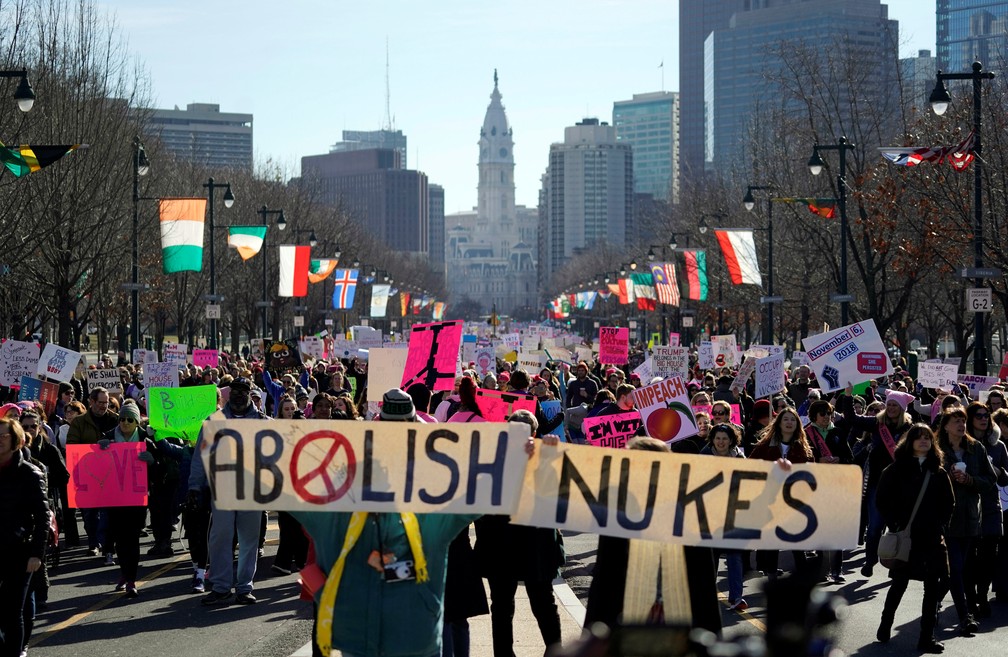 Marcha das Mulheres reúne manifestantes em Filadélfia  (Foto: Jessica Kourkounis/Reuters)