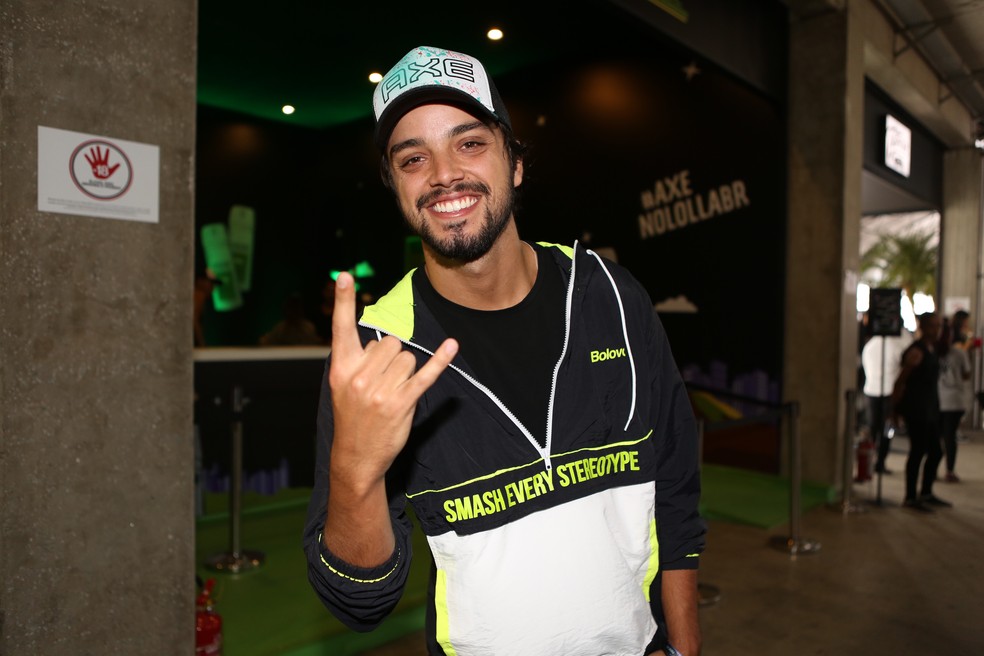 Ator Rodrigo Simas curte o Lollapalooza 2018 — Foto: Celso Tavares/G1