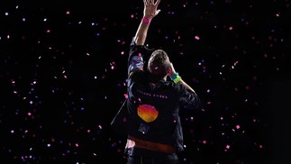 Chris Martin em show do Coldplay no Estádio Nilton Santos (Engenhão), no Rio de Janeiro, em 25 de março de 2023 — Foto: Lucas Tavares / O Globo
