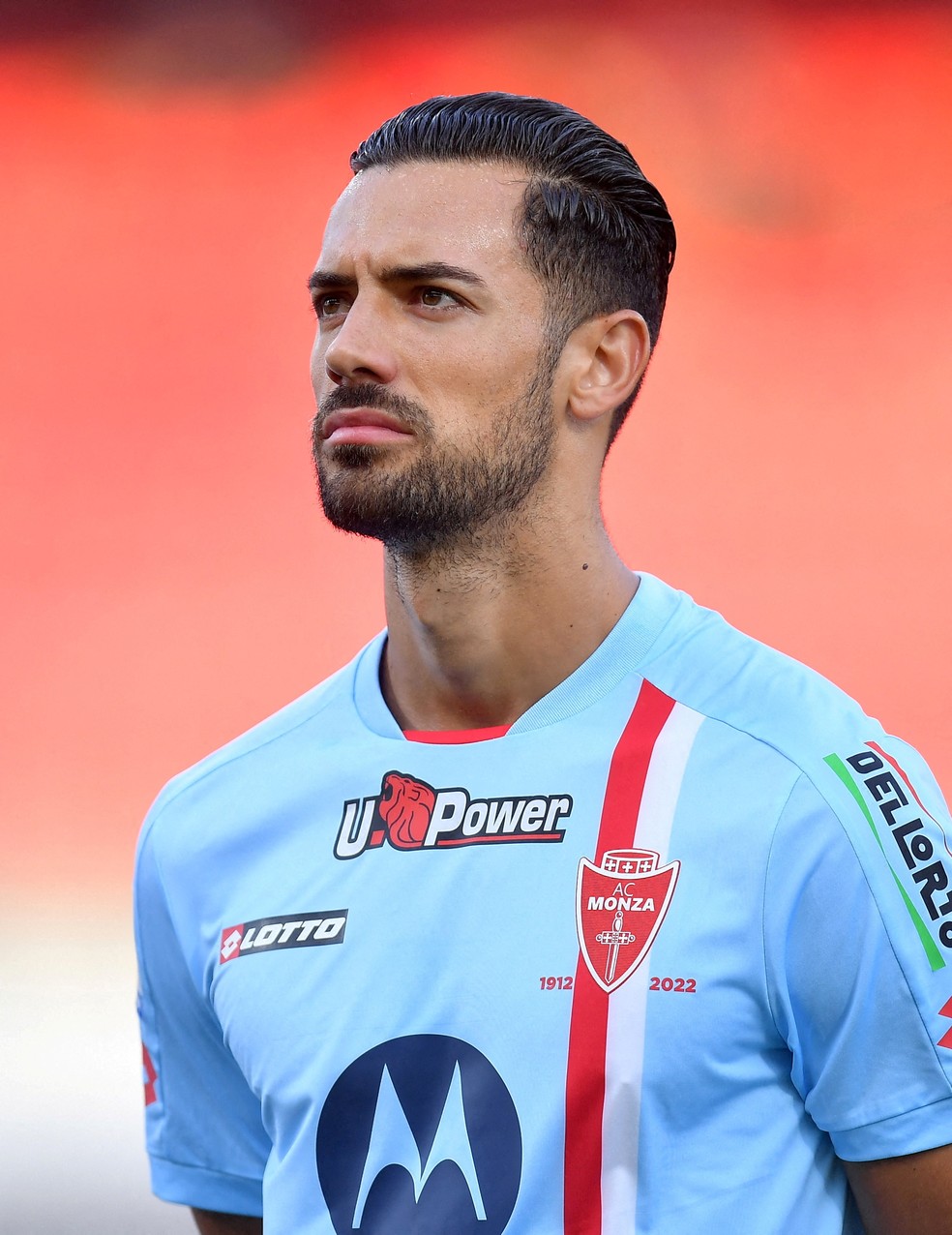 Pablo Marí com a camisa do Monza — Foto: REUTERS/Daniele Mascolo/File Photo
