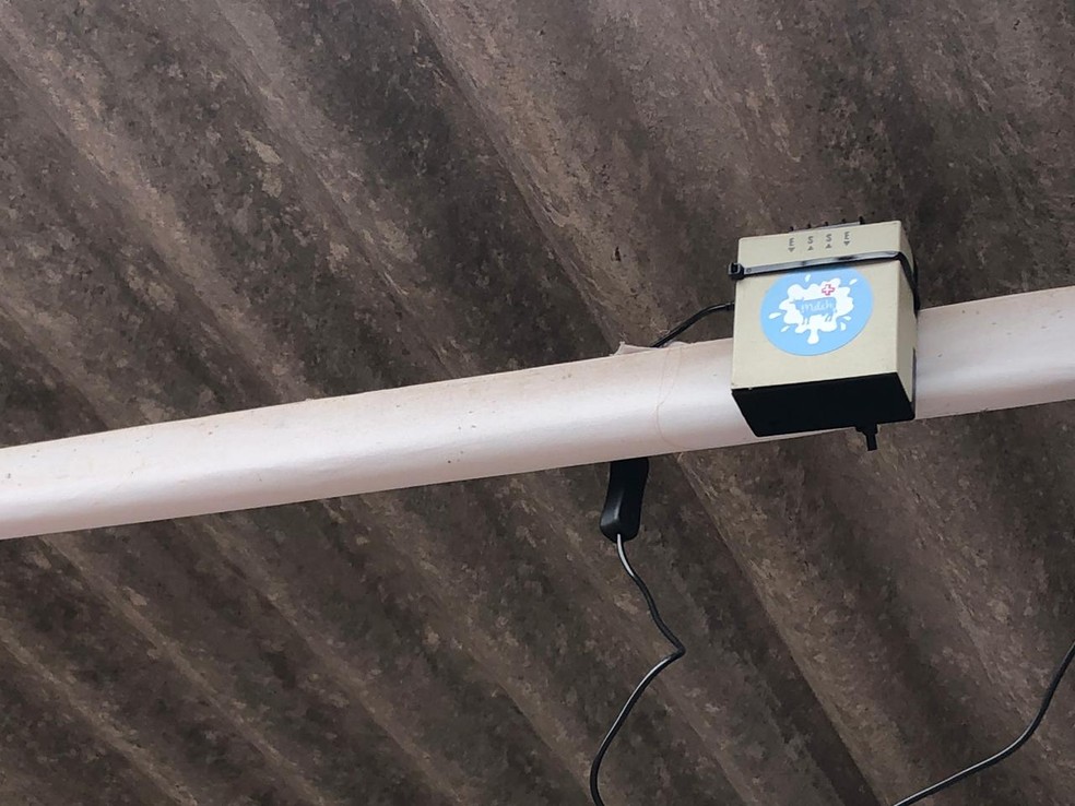 Sensor da Milch verifica temperatura, umidade e velocidade do vento para indicar a alimentação adequada ao animais — Foto: Luciane Cordeiro/G1