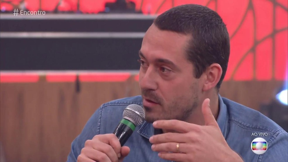 Rodrigo falou sobre o HIV na relação com Thaís  — Foto: TV Globo 