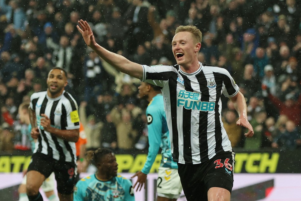 Sean Longstaff fez os dois gols da vitória do Newcastle contra o Southampton — Foto: Lee Smith/Reuters