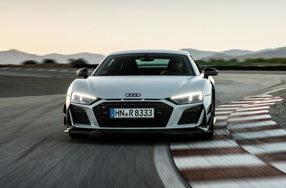 Audi R8 GT tem pacote aerodinâmico com peças de fibra de carbono — Foto: Divulgação