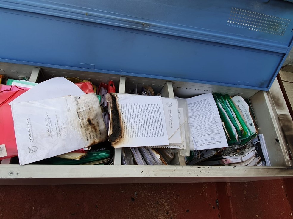 Escola Publica Tem Parede Pichada E Armario Com Documentos Incendiado Em Londrina Norte E Noroeste G1