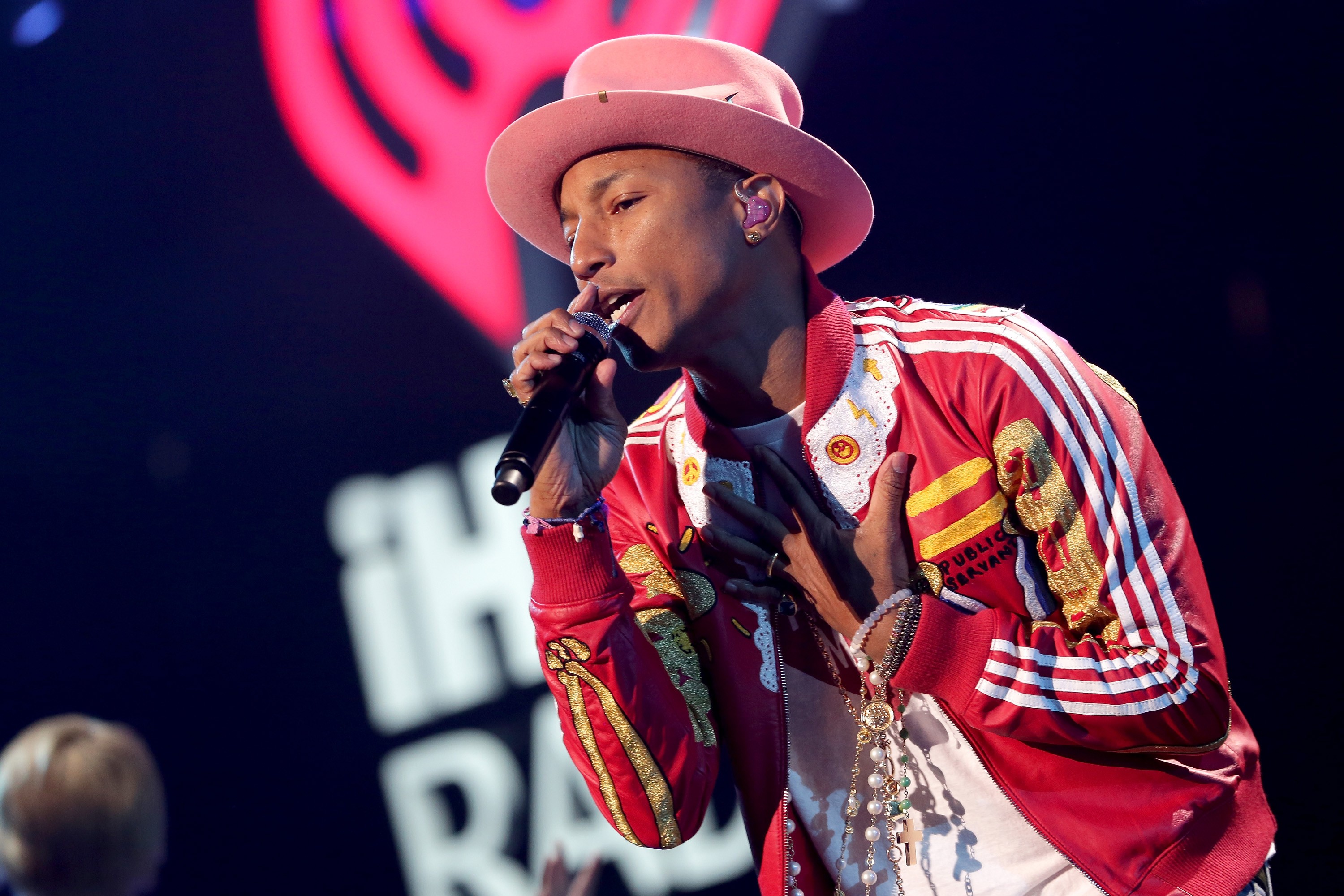 O advogado de Pharrel Williams pede a remoção de mais de 20 mil vídeos do YouTube (Foto: Getty Images)