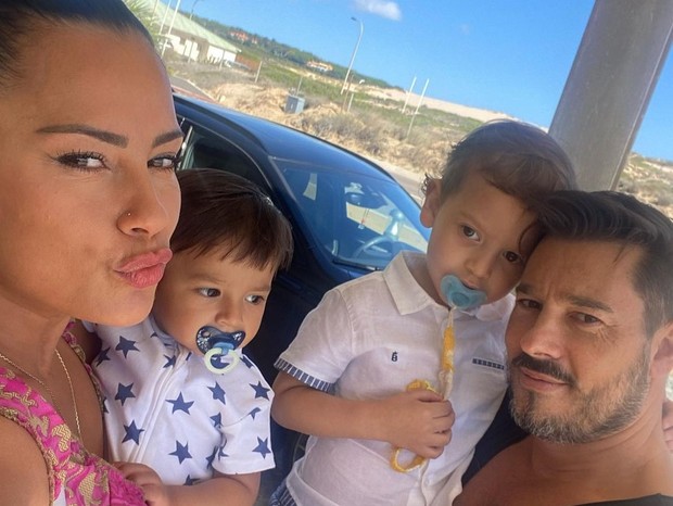 Kelly Medeiros, ex-participante do BBB12, é mãe de Lucca, de 3 anos, e Romeo, de 1, ambos do casamento com o empresário português Marco Antonio (Foto: Reprodução/Instagram)