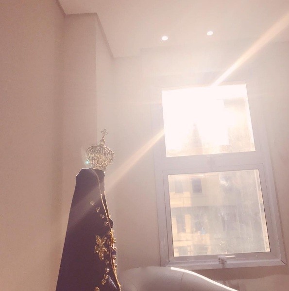 Imagem do quarto do hospital compartilhada por Eliana (Foto: Instagram)