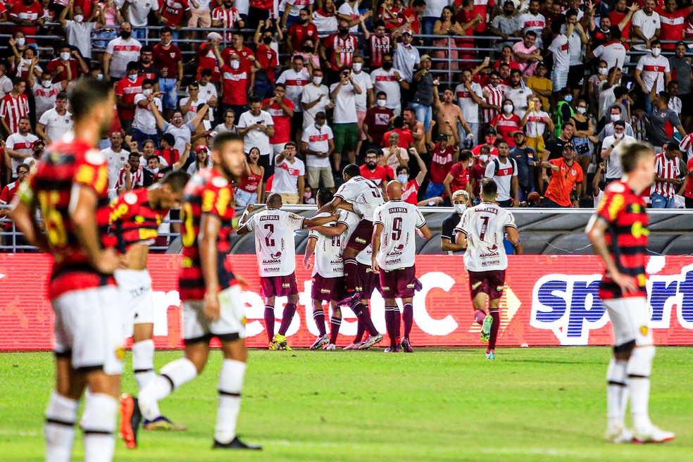 Marcinho marcou um golaço na estreia pelo CRB — Foto: Ailton Cruz/Gazeta de Alagoas