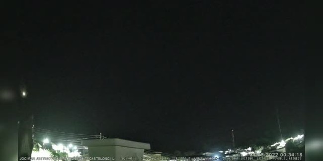 Meteoro explosivo é registrado no céu de SC; VÍDEO