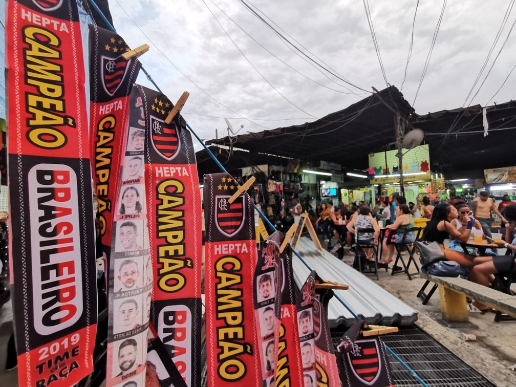 No camelódromo, as faixas de campeão para amanhã já estão prontas — Foto: Marcos Serra Lima 