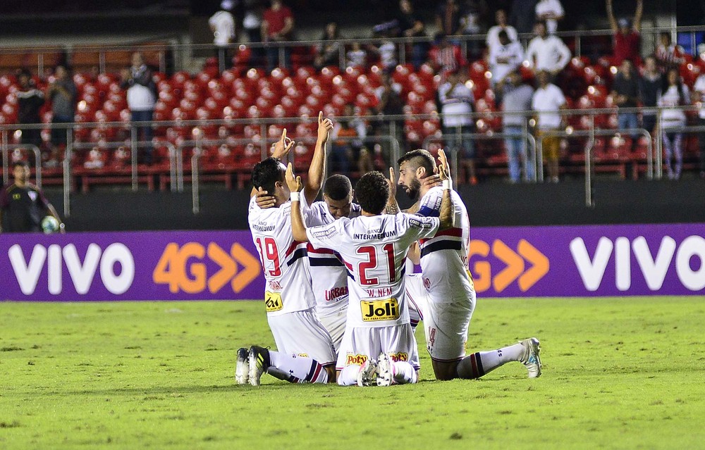 Atuações: Pratto e Thomaz trocam passes e gols; Militão vai bem