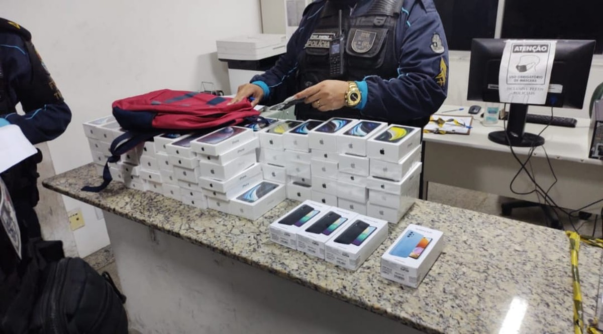 Polícia evita roubo de 133 celulares após assaltantes renderem seguranças em estabelecimento de Fortaleza - Vimarsana News