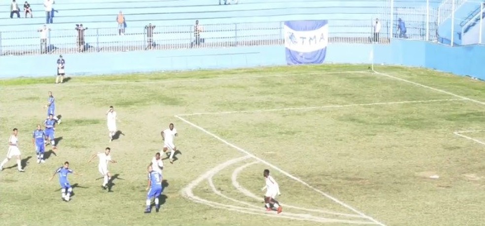 Figura geométrica curiosa intrigou muita gente como os próprios campistas e torcedores do Goytacaz — Foto: Reprodução/Inter TV