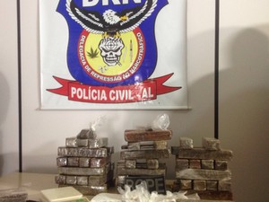 Mais de 30 quilos de droga foram apreendidos (Foto: Roberta Cólen/G1)
