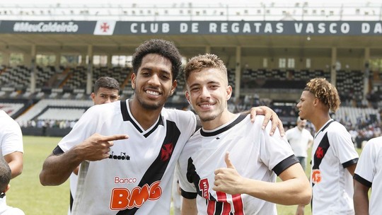 Resultado de imagem para Vasco não paga o mês de dezembro e aumenta dívida com jogadores e funcionários
