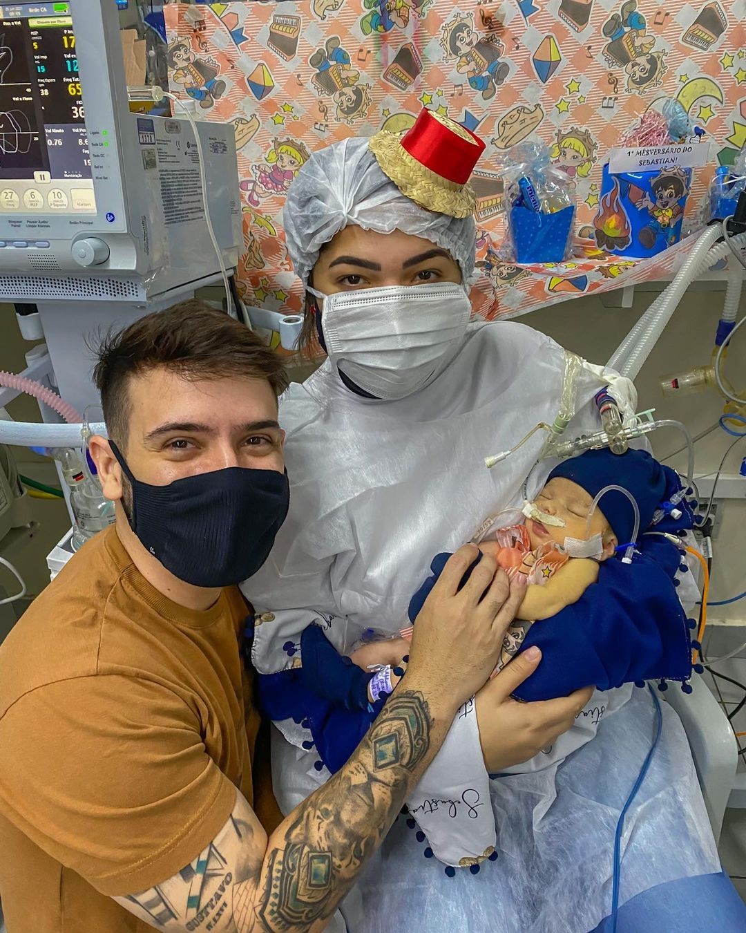 Juliana e Saulo com o pequeno Henry Sebastian no hospital (Foto: Reprodução / Instagram)