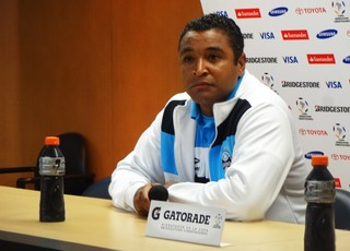 Grêmio negocia com Roger e deve anunciar técnico na tarde desta terça