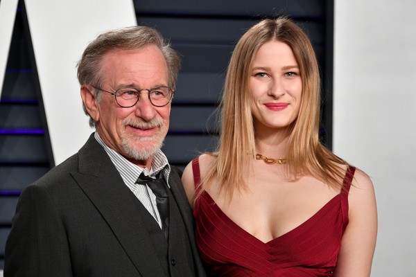 Steven Spielberg e Destry Spielberg em evento em Hollywood (Foto: Getty Images)