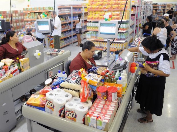 Limite de renda para comprar nos Armazéns da Família é reajustado (Foto: Everson Bressan/SMCS/Divulgação) Limite de renda para comprar nos Armazéns da Família é reajustado (Foto: Everson Bressan/SMCS/Divulgação)